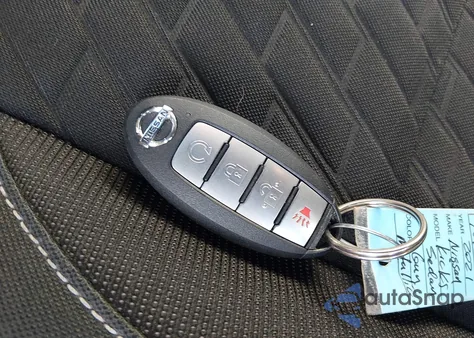 2021 Nissan Kicks Sv Xtronic Cvt z USA, uszkodzony, nr VIN 3N1CP5CV9ML479303